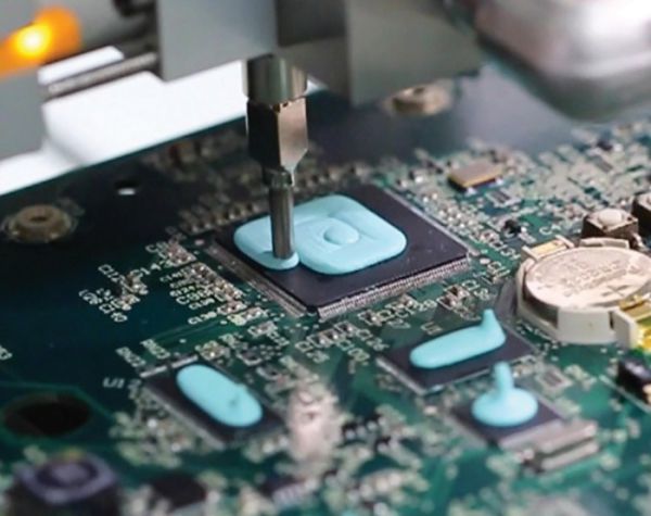 DuPont, elektronik sınıfı kimyasal üreticisi Laird Performance Materials'ı 2.3 milyar dolara satın alacak